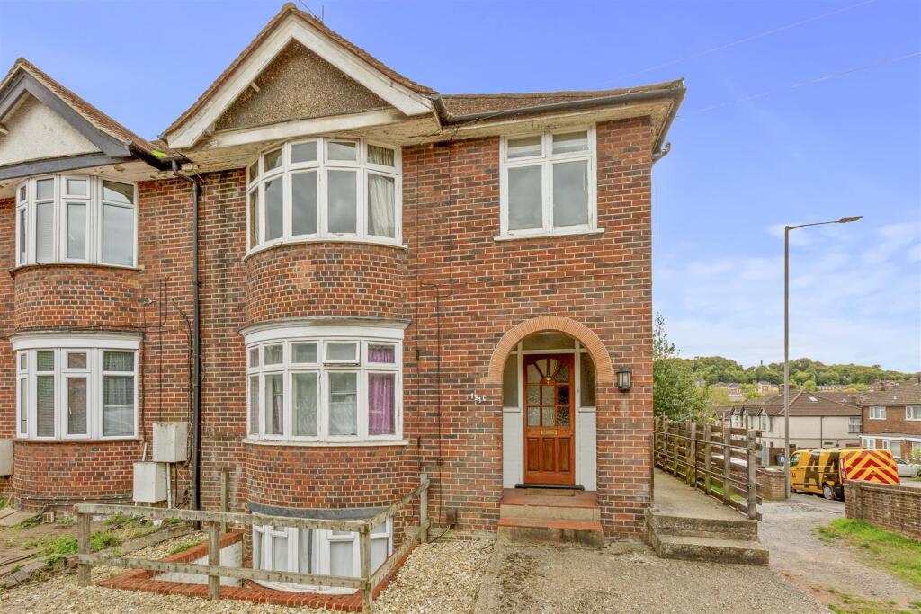 191C West Wycombe Road, HP12 3AF-10.jpg