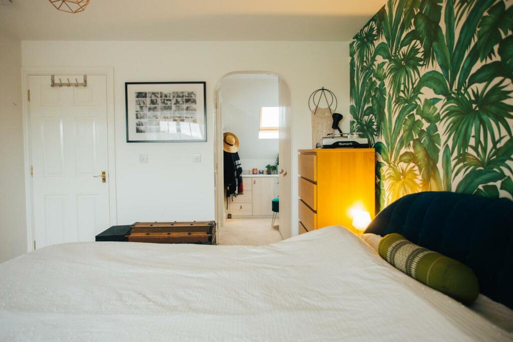 PRICIPAL BEDROOM SUITE