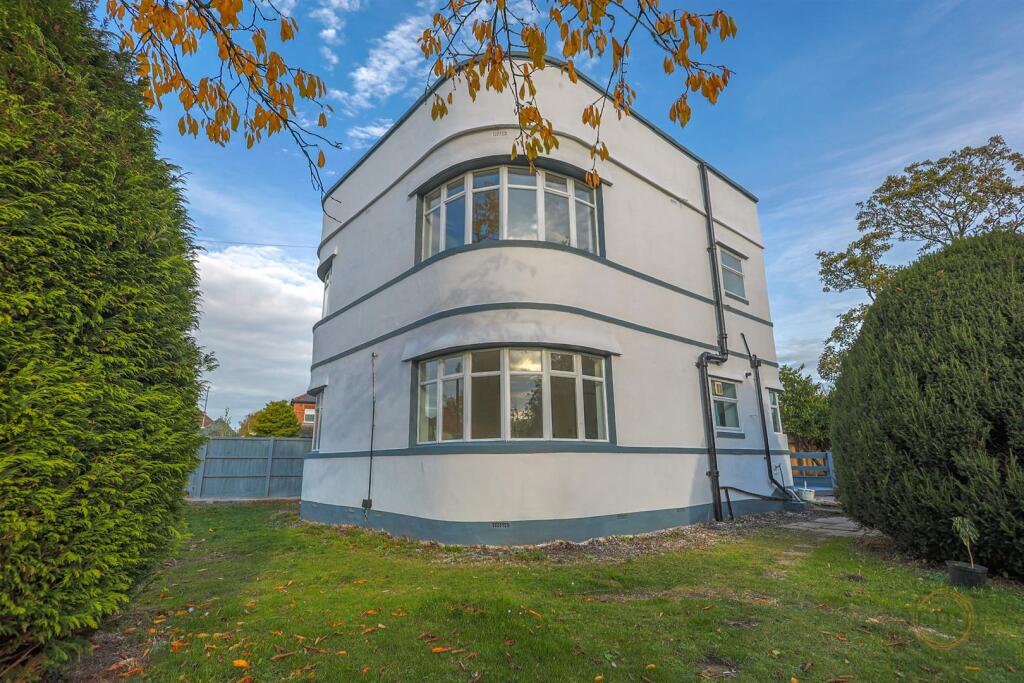 Neville Avenue, Spalding