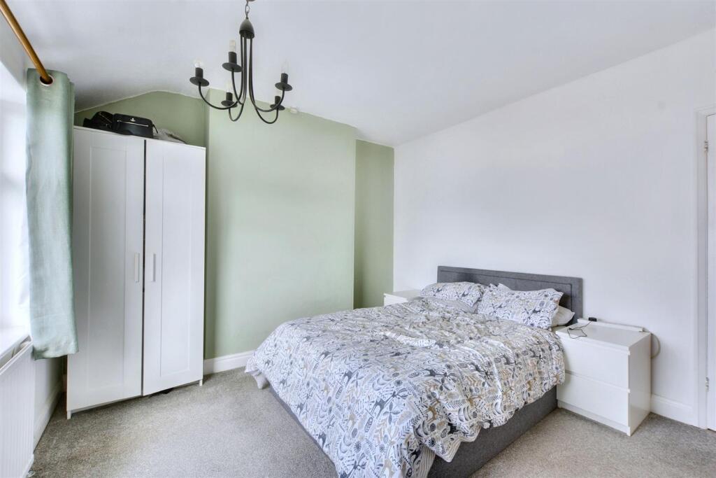 Bedroom 1_3.jpeg