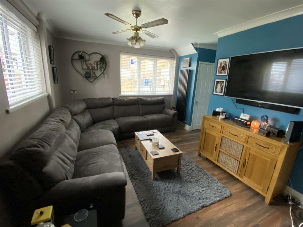 Reception room: