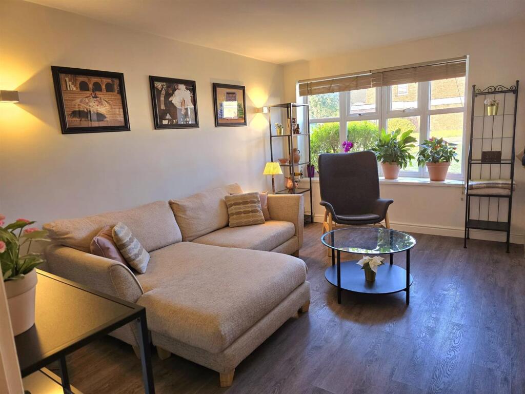 Living room.jpg