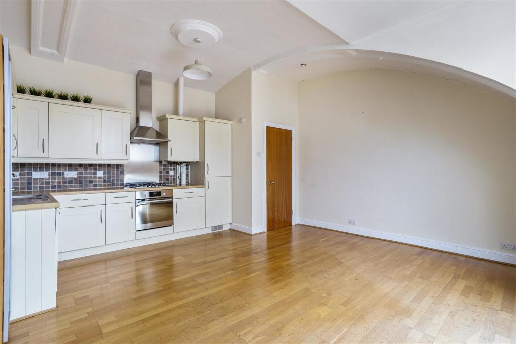 Flat 2 311152 11.jpg