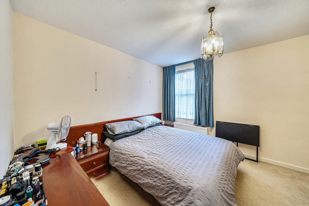 1370397-3-68fb988...