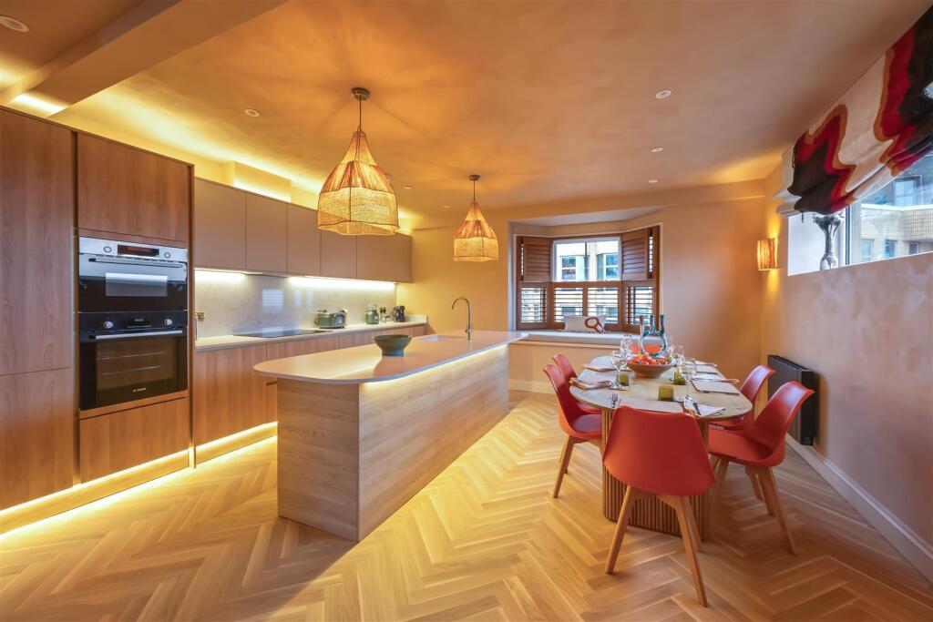 Queens Square, 7, Penhouse_005.jpg