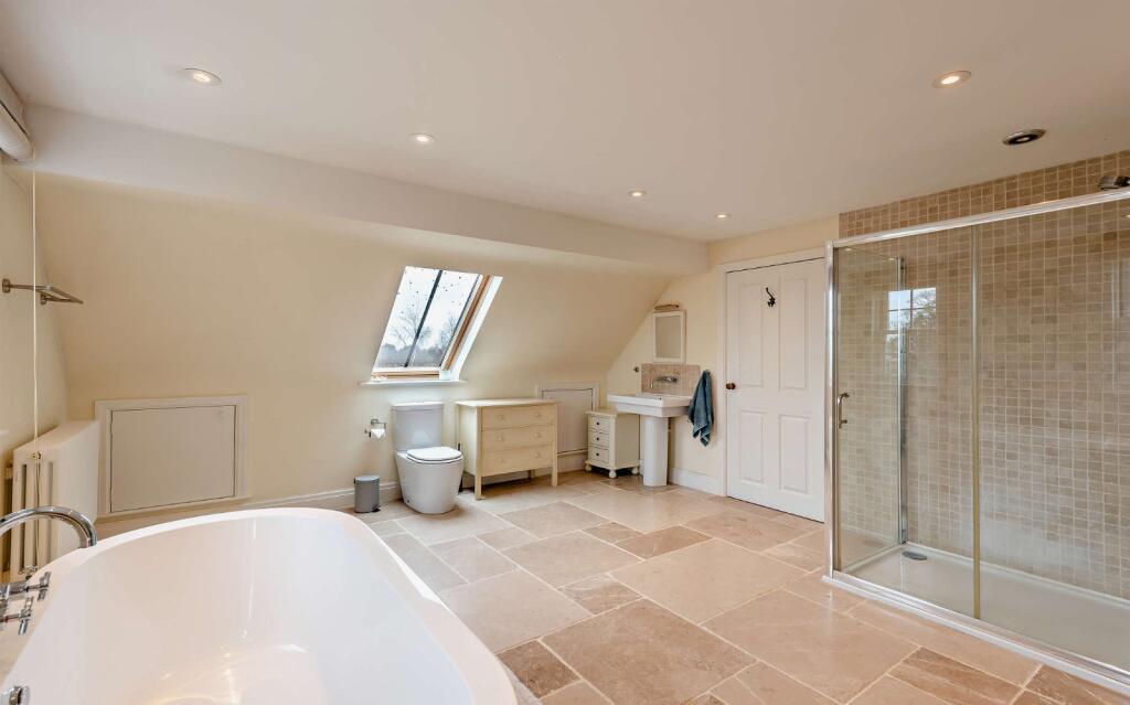 Bed 4 En Suite