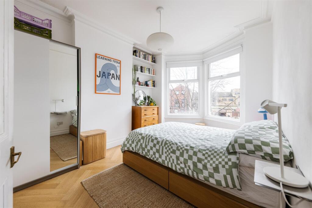 Lyndhurst Drive, E10