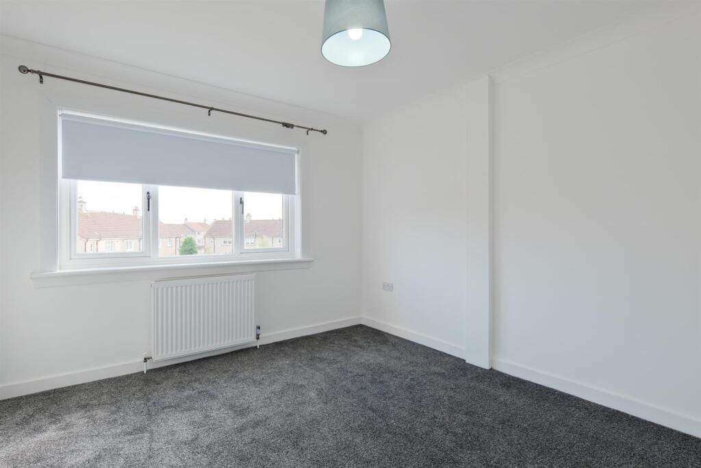 012-1 Innellin Crescent, Shotts ML4 4DB.jpg