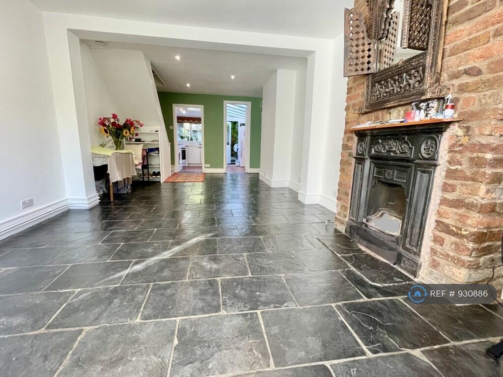 Living / Dining Room From Front Aspect