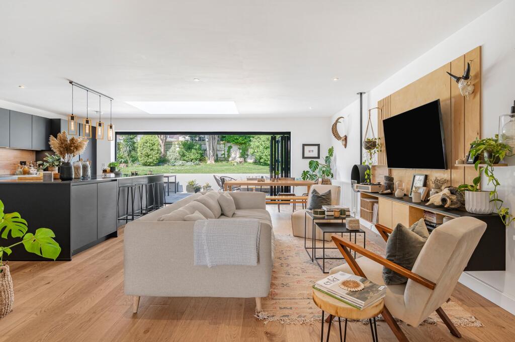 Kitchen/Lounge