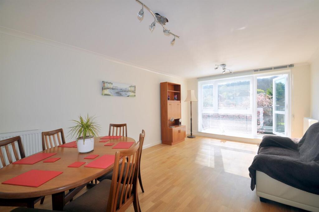 Sitting/Dining Room