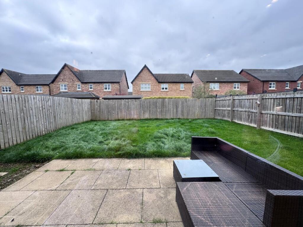 Garden.jpg 9