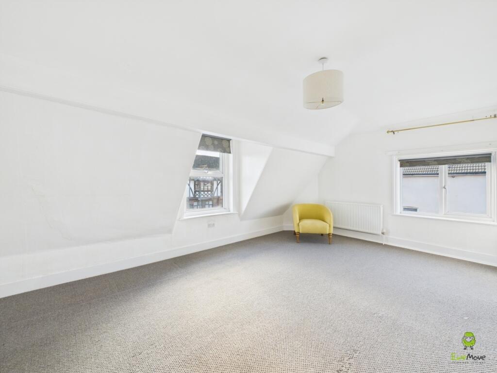 CAM03418G0-PR0190-STILL002