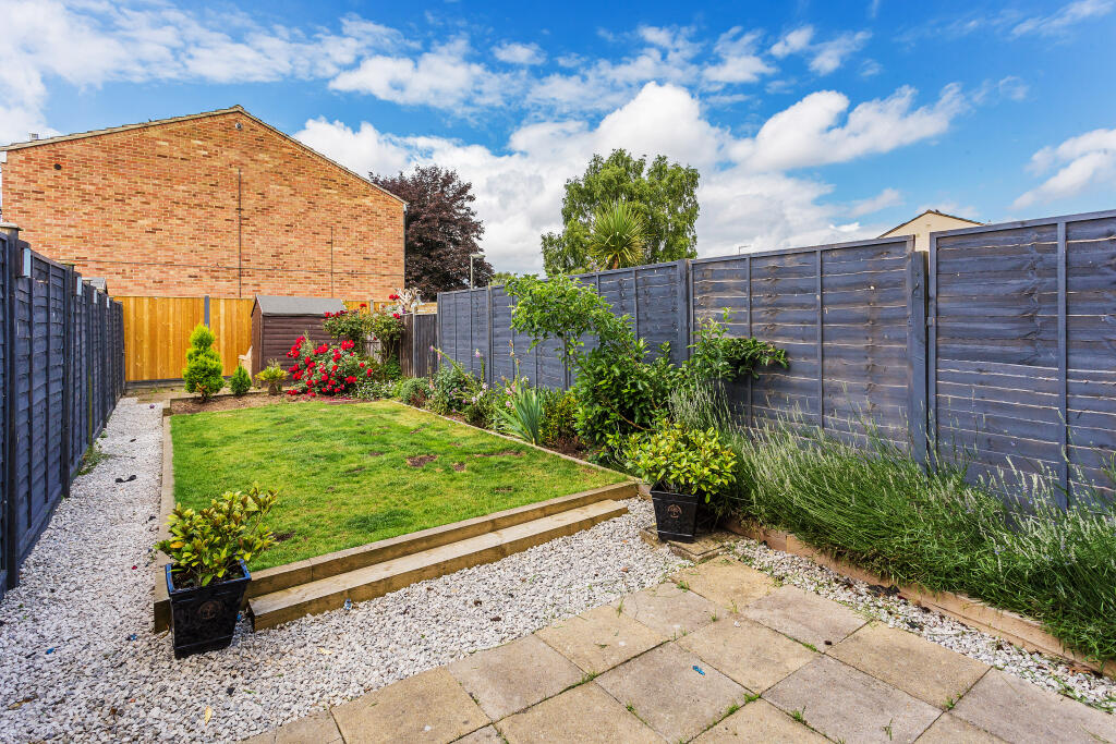 Rear garden 1.jpg