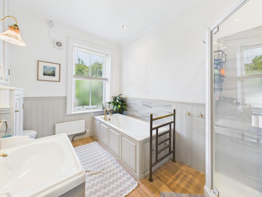 CAM04899G0-PR0137-STILL013.jpg