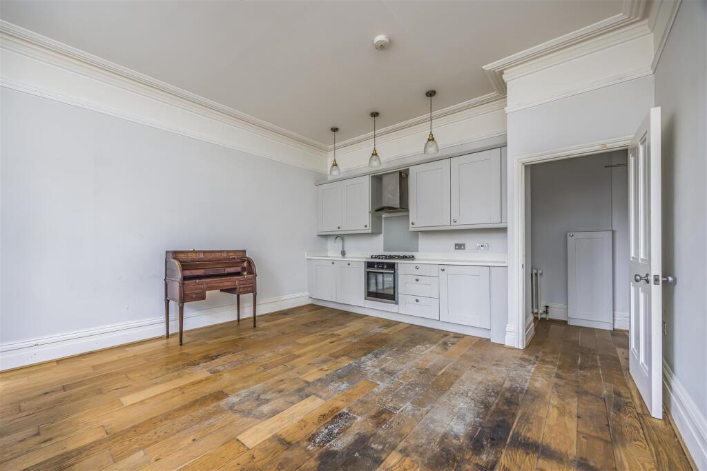 Flat 3, 25 McKinley Road, Bournemouth-PorticoMarke
