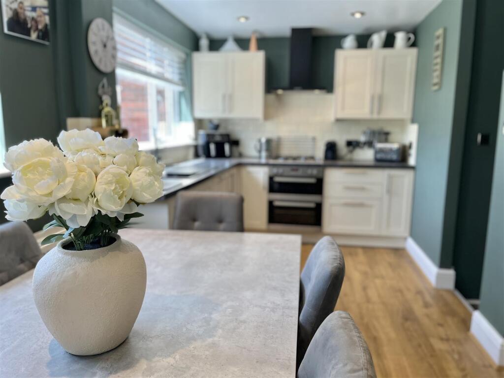 Open Plan Living/Dining/Kitchen