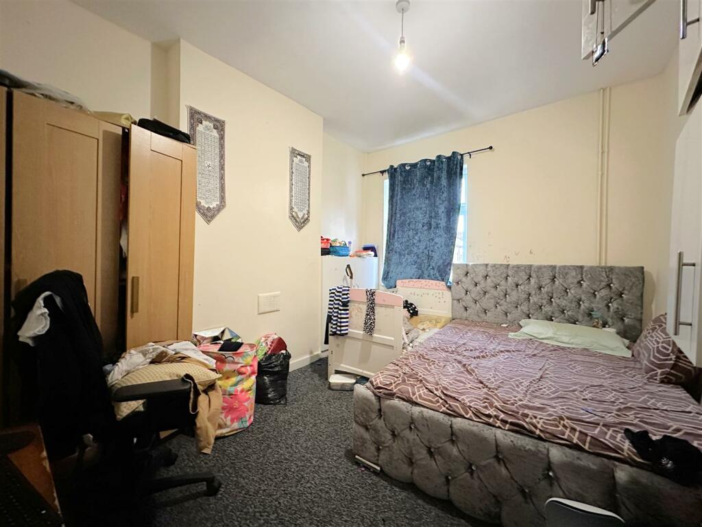 First floor flat bedroom 2