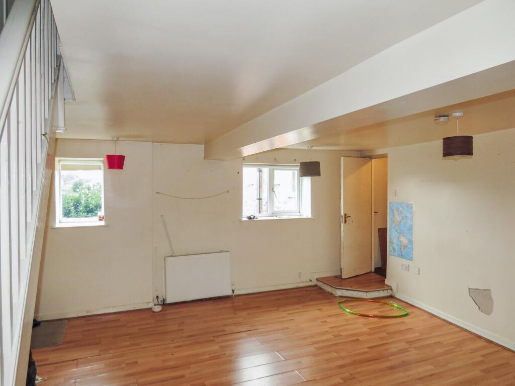 20251014053345 IMG 6076 MXf1d T202510151857.jpg