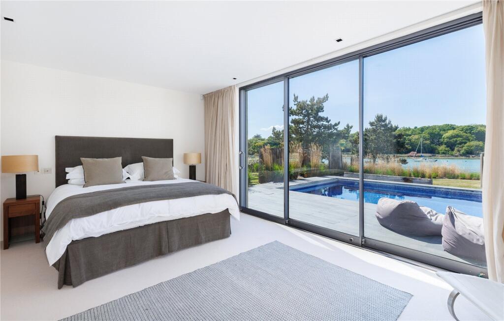 Bed 2 (Guest Suite)