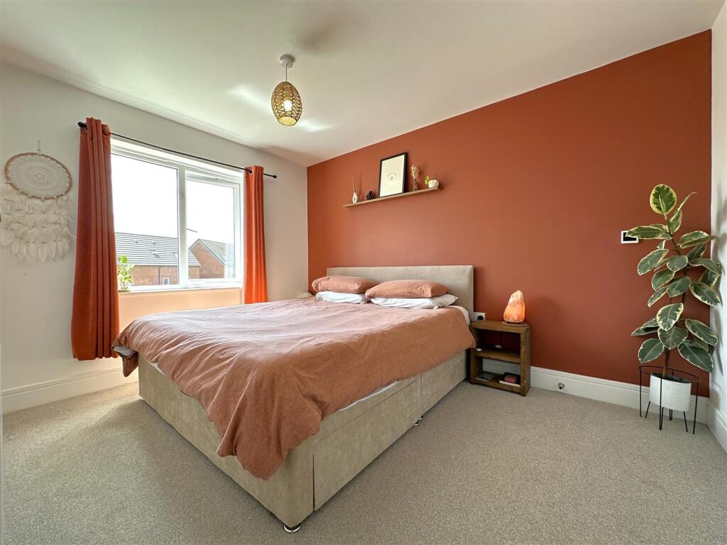 Master Bedroom 648