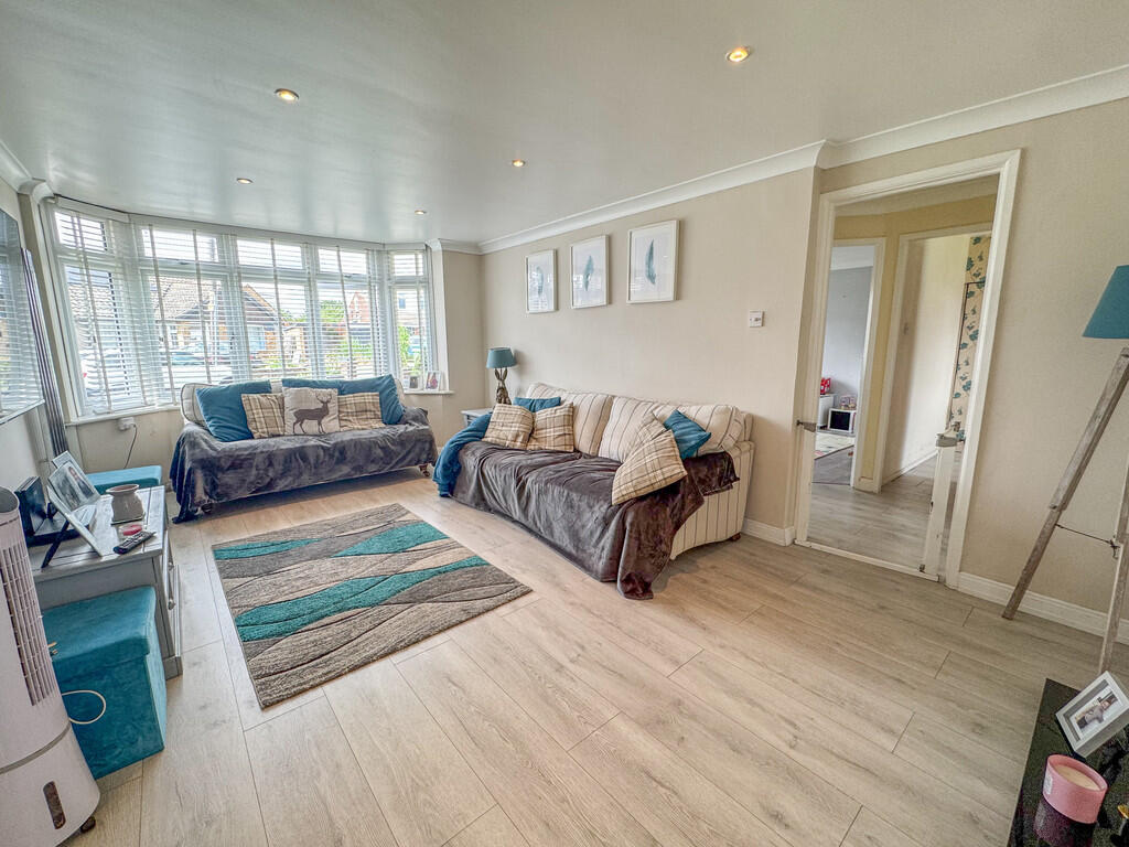 LOUNGE 1
