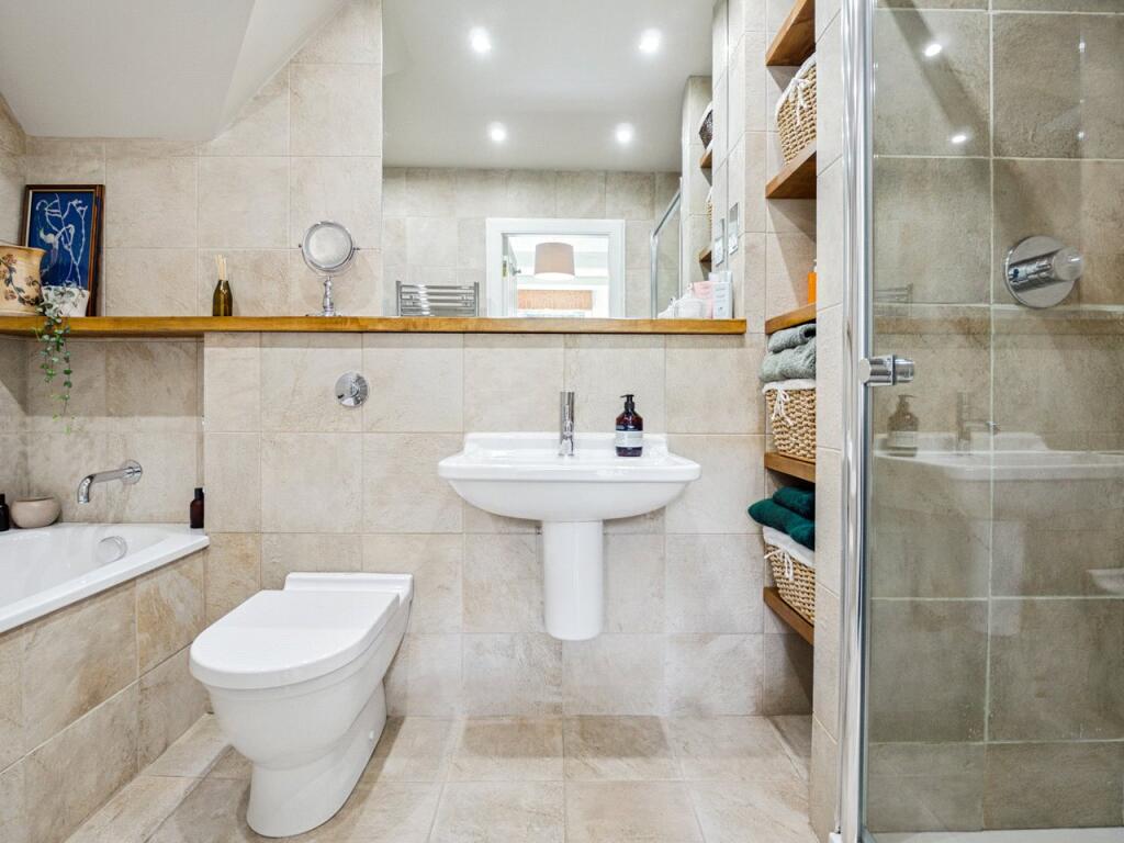 Master Ensuite