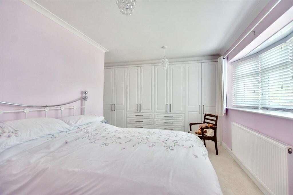 Bedroom 1_2.jpeg
