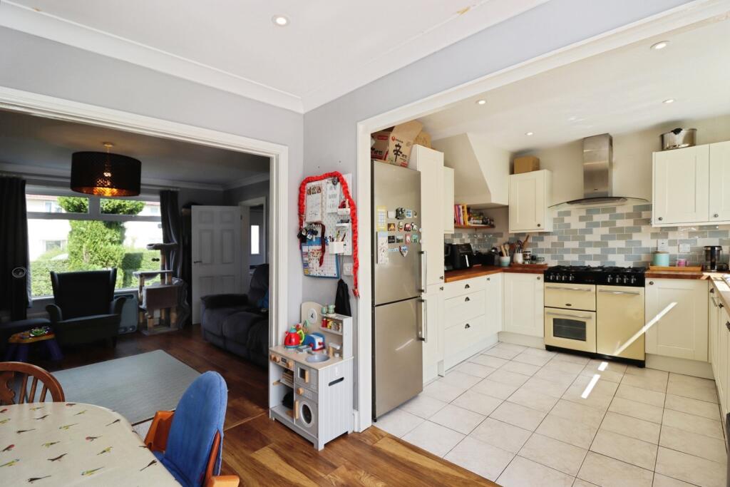 Kitchen &amp; Dining