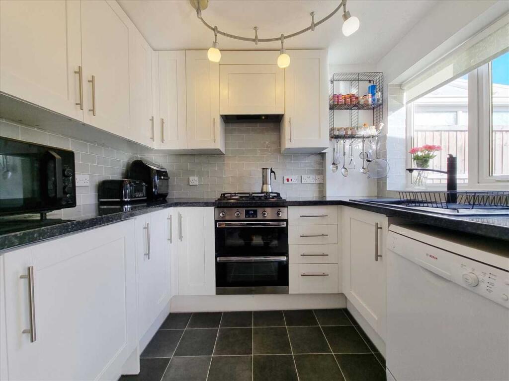 Kitchen: