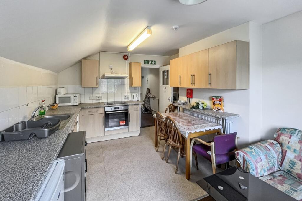 96 Ritherdon Road, Tooting, London SW17 8QQ