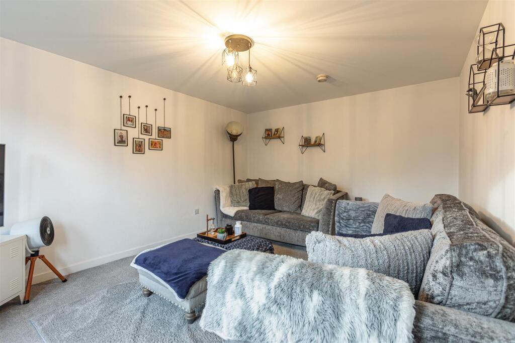 13 Kingfisher Grove Galashiels 20.JPG