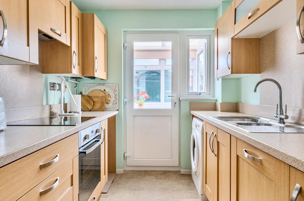 1372851-13-6900d4...