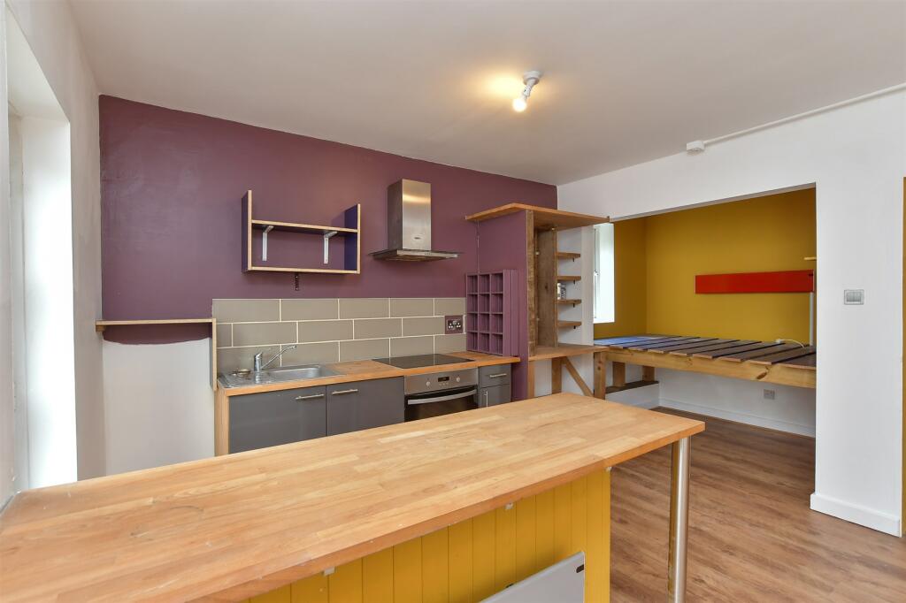 Kitchen/ Lounge