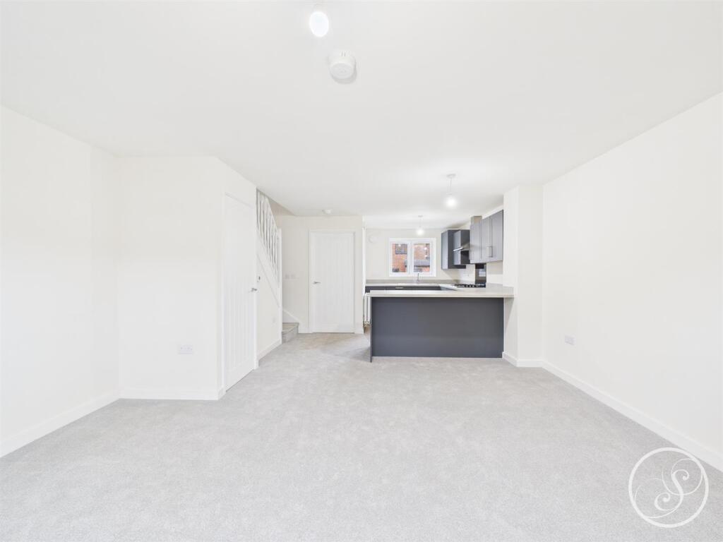 KITCHEN/LIVING SPACE