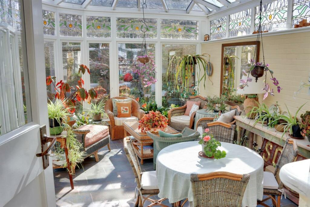 Conservatory E.jpg