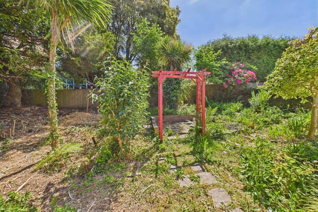 10 Sanctuary Gardens, Sneyd Park, Bristol BS9 1QR 