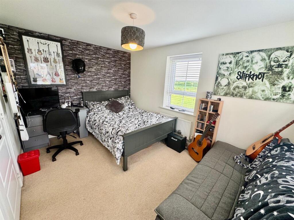 bed 3.jpg
