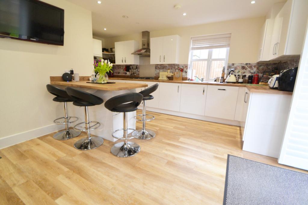 Kitchen/Breakfast Ro