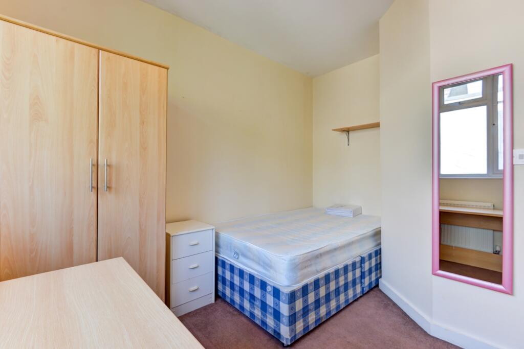 51 Elm Grove Bedroom 3