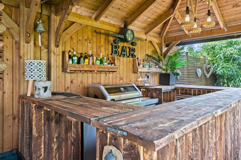 Outside bar area