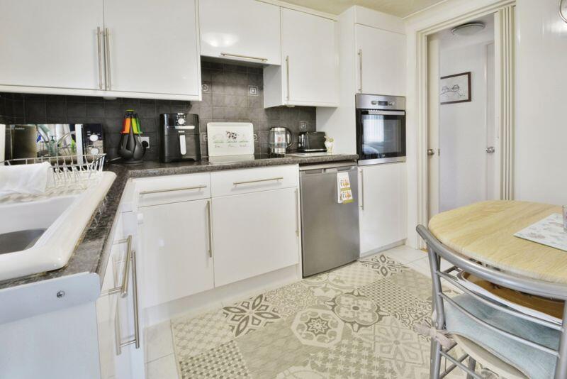 Kitchen from the other angle