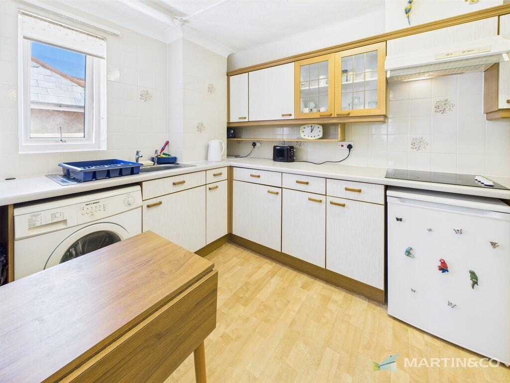 CAM02318G0-PR0451...