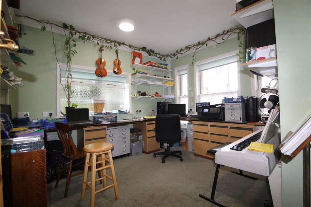 office.JPG