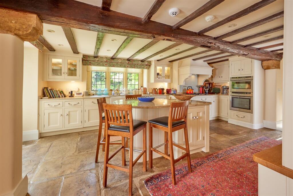 Kitchen .jpg