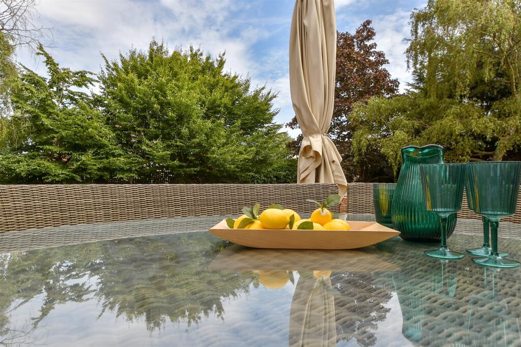 External Lifestyle Photograph