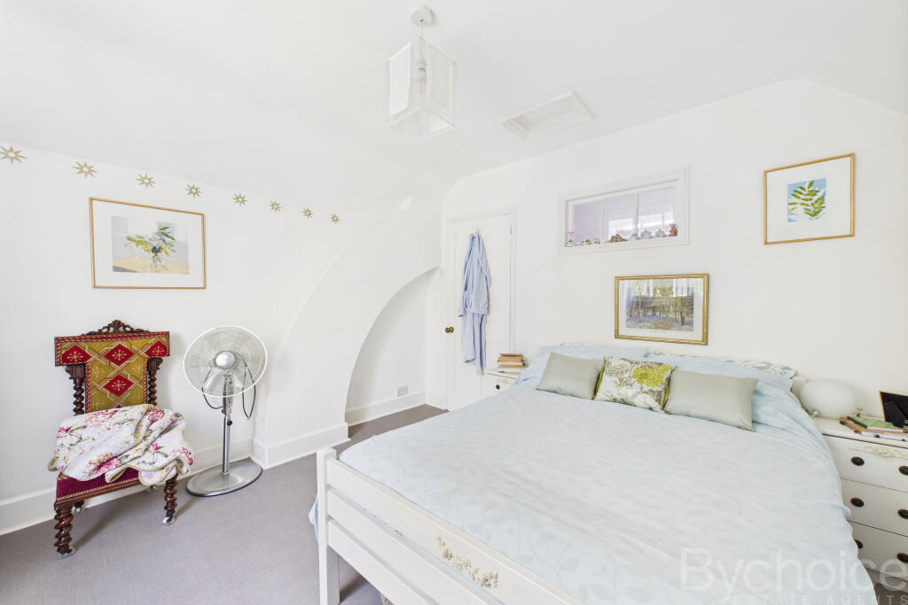 CAM05454G0-PR0042-STILL017