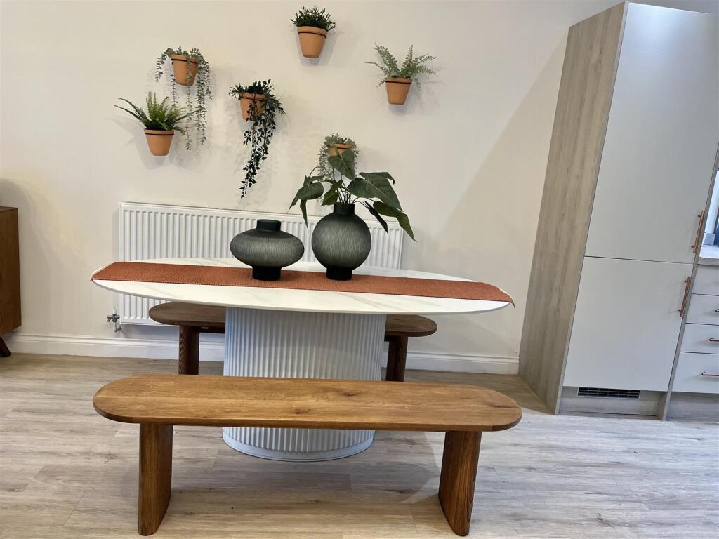 Open Plan Lounge &amp; Dining Area