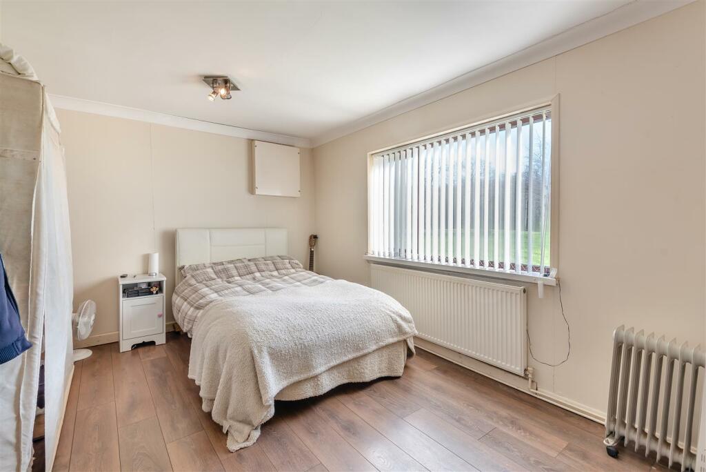 8584800-interior13.jpg