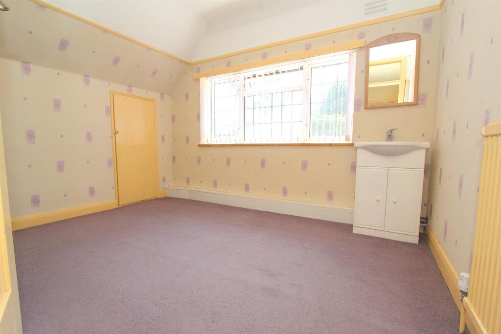 bed 3.jpg